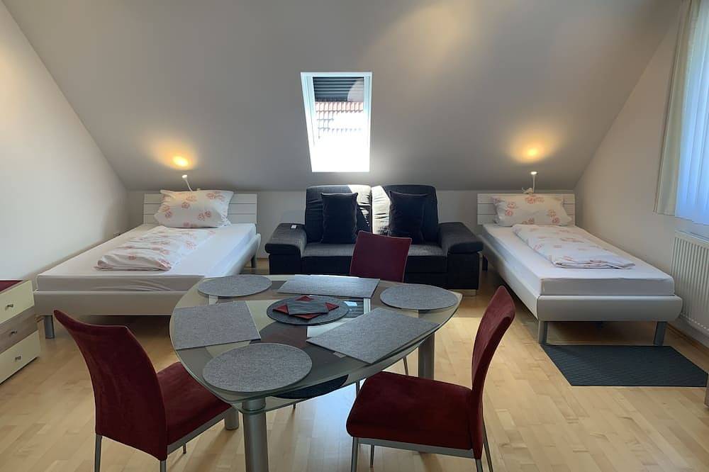 Entire apartment, Comfortably furnished vacation apartment (40sqm) in the Nuremberg countryside in Lauf an der Pegnitz, Frankenalb