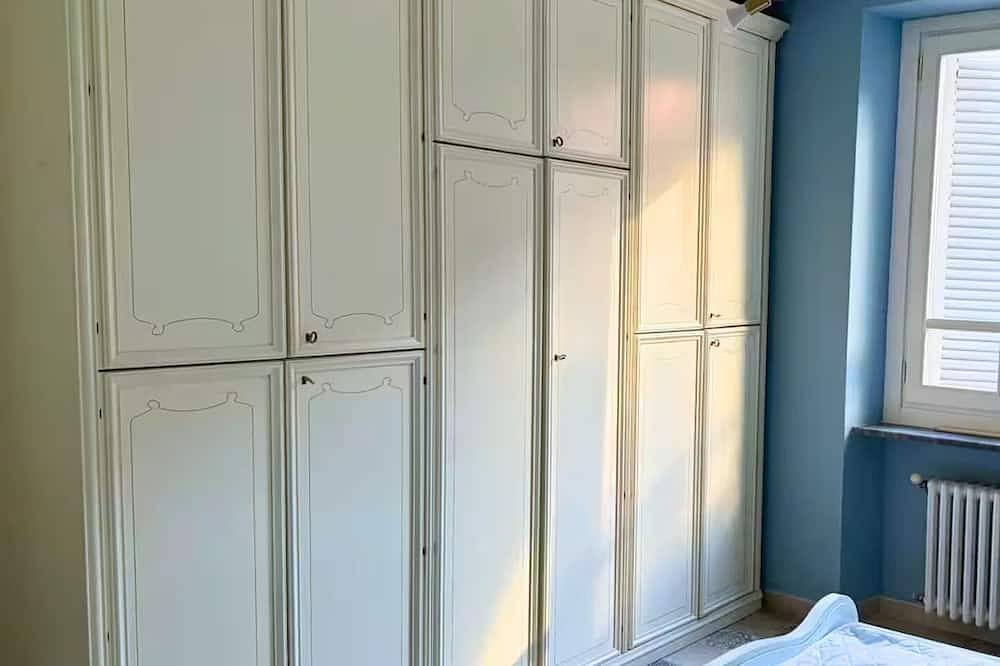 Ganze Wohnung, Beautiful spacious flat in the old town of Ivrea in Ivrea, Canavese