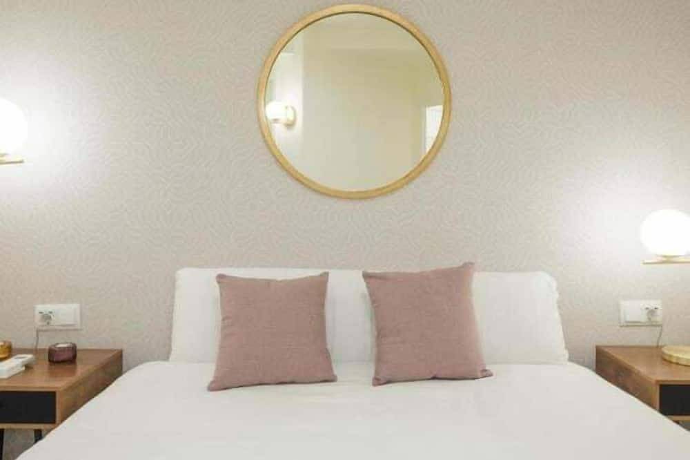 Entire apartment, Comercio 37 Cosy flat for 2 people in Toledo, Toledo Province