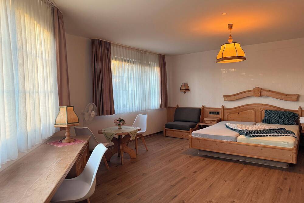 Ganze Wohnung, In & Out Boardinghaus Komfort-Zimmer in Zweifall, Stolberg