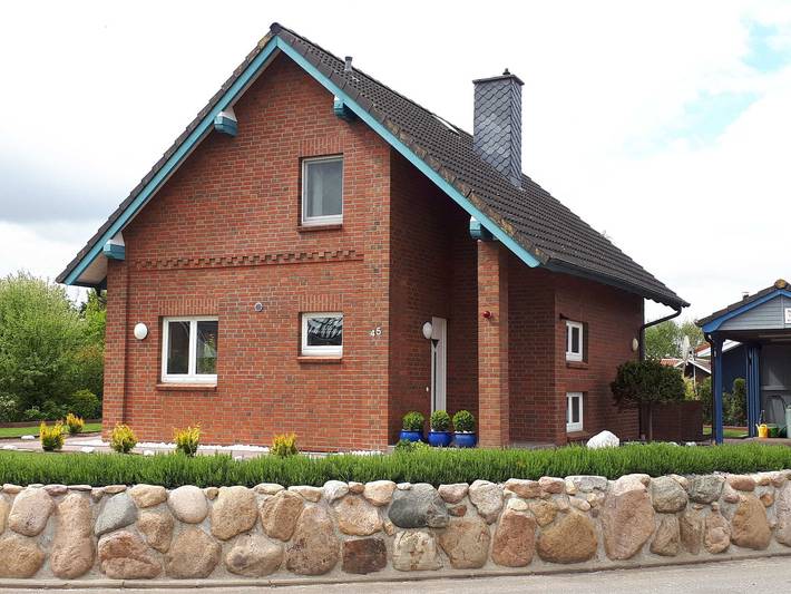 Ferienhaus für 7 Personen, mit Terrasse und Garten sowie Sauna in Schönhagen