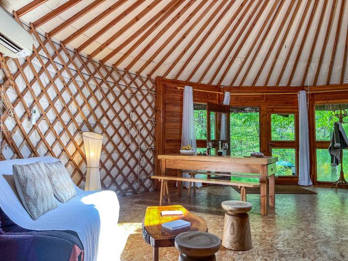Maison de vacances pour 6 personnes, avec jardin dans le Cantal