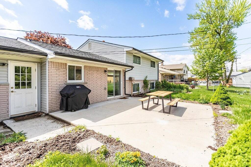 Cozy, Clean and Bright 4Br / 2Ba Home! Welcome! in Macomb County