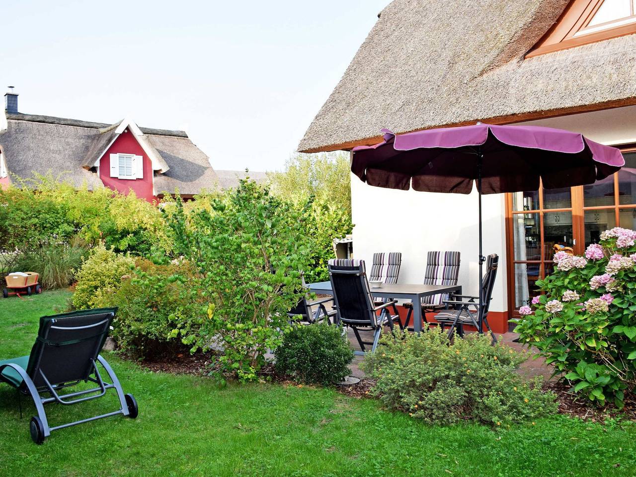 Ganze Ferienwohnung, Ferienreethaus mit Kamin und Sauna in Glowe, Rügen