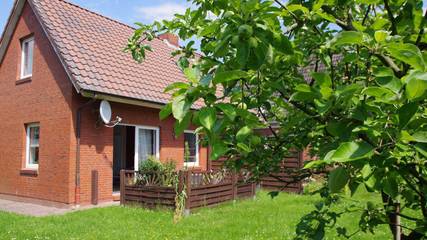 Ferienhaus für 3 Personen, mit Terrasse und Garten in Jemgum