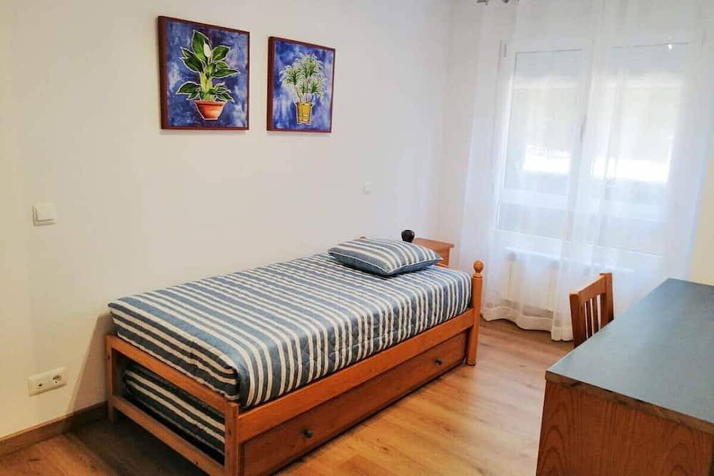 Entire apartment, Bajo con terraza junto a la playa - Bonus Dei 5934 in Isla, Arnuero