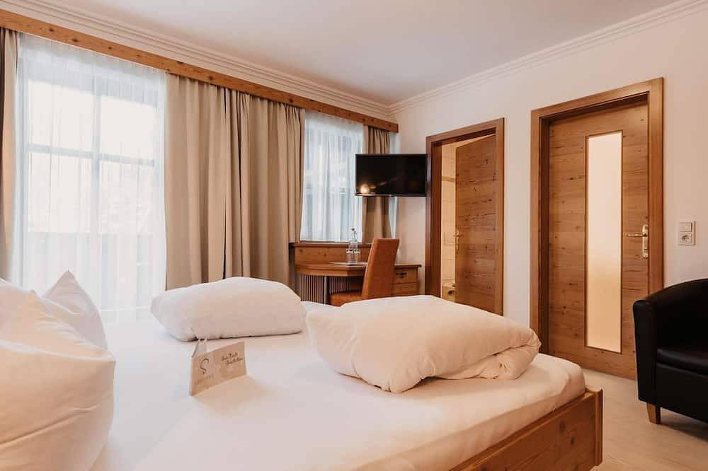 Doppelzimmer mit Dusche, Wc - Naturhotel Schütterbad in Unken, Pinzgau