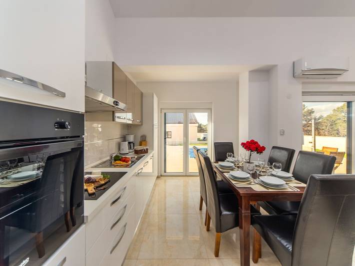 Villa pour 6 personnes, avec terrasse et jardin à Šibenik - 4