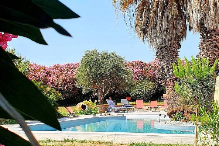 Gîte pour 2 personnes, avec Jardin ainsi que Piscine et Sauna à Canohès