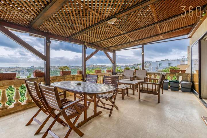 Villa per 10 persone, con Balcone e Terrazza nonché Panorama a San Ġwann