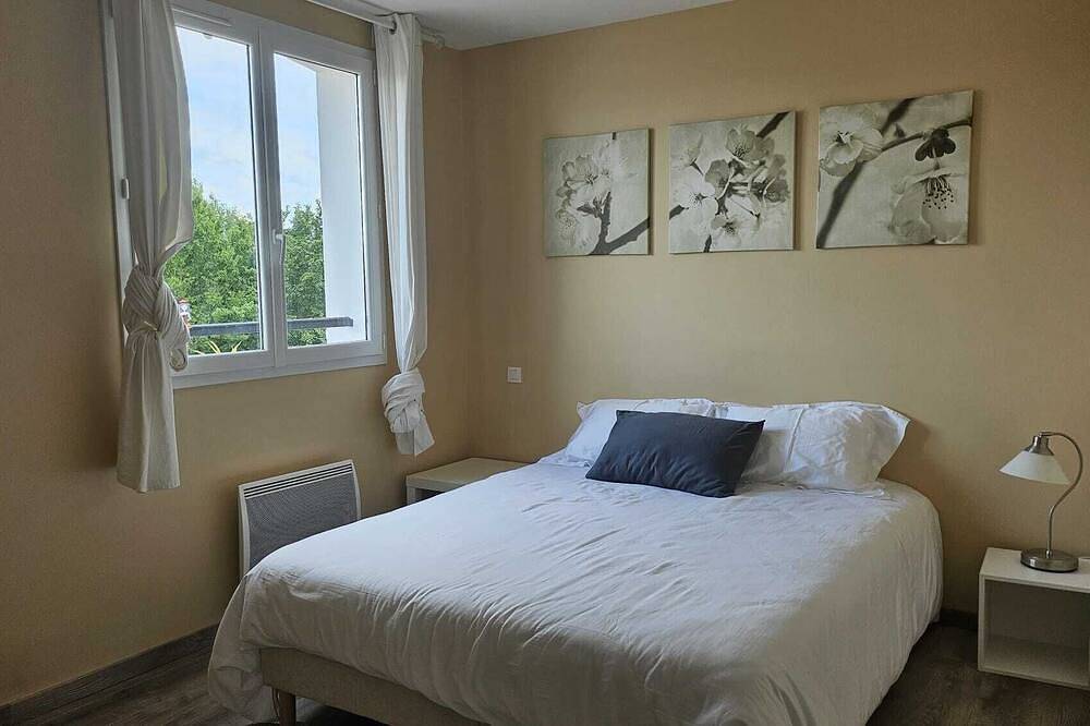 Villa with pool in Toulouse - 5 bedrooms, garden, 10 travellers in Cugnaux, Toulouse region