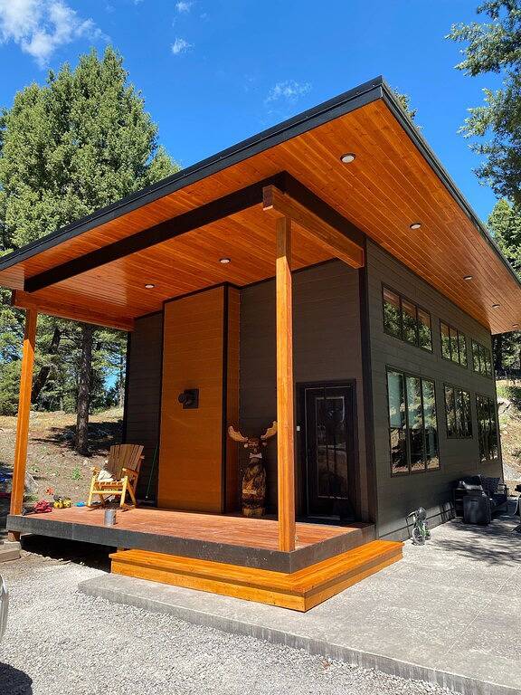 Romantic, Private Cabin with hot tub for couples. Close to Discovery Ski Hill in Granite County