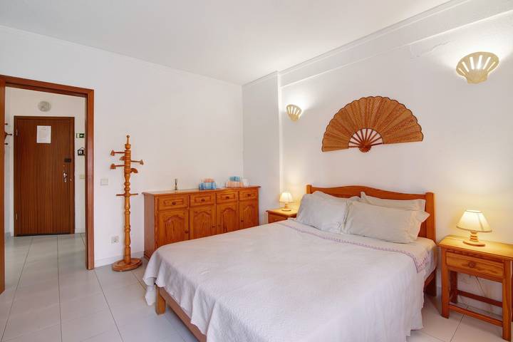 Hel lejlighed, Apartment 'Cozy Beach' with Sea View, Balcony and Wi-Fi in Armação de Pêra (costa), Armação de Pera