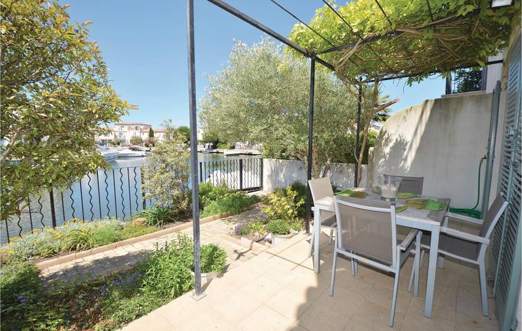 Location de vacances pour 5 personnes, avec terrasse et jardin à Aigues-Mortes - 4