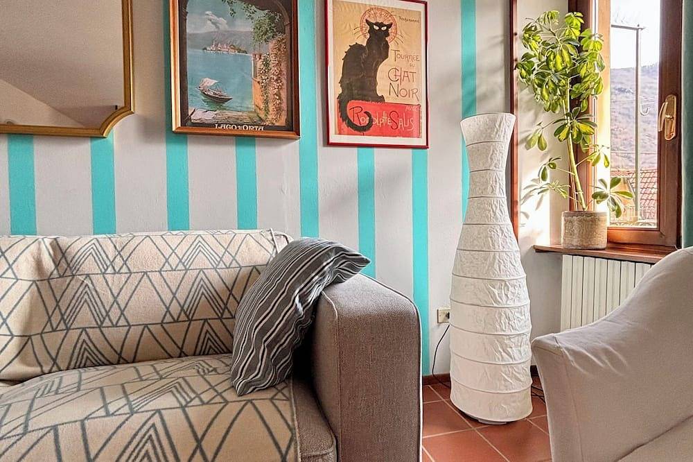 Ganze Wohnung, Oh!megna in the historic heart in Omegna, Ortasee