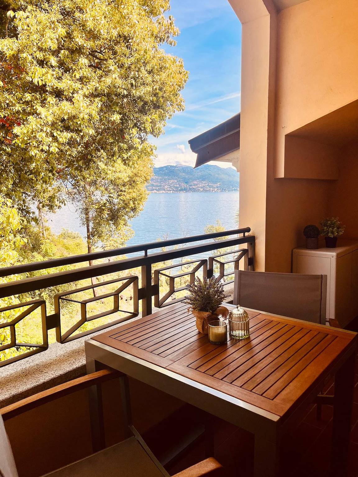 Ganze Wohnung, Sole e Lago apartment with terrace lake view in St in Stresa, Comune di Stresa