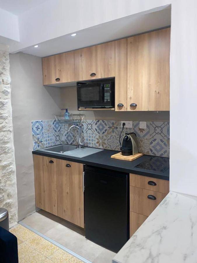 Gîte pour 4 personnes, avec terrasse dans Office De Tourisme Du Pays Des Sorgues Et Des Monts De Vaucluse - 2