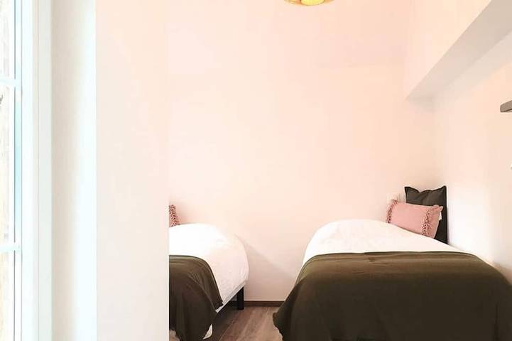 Gîte pour 6 personnes, avec jardin à Thoiry - 4