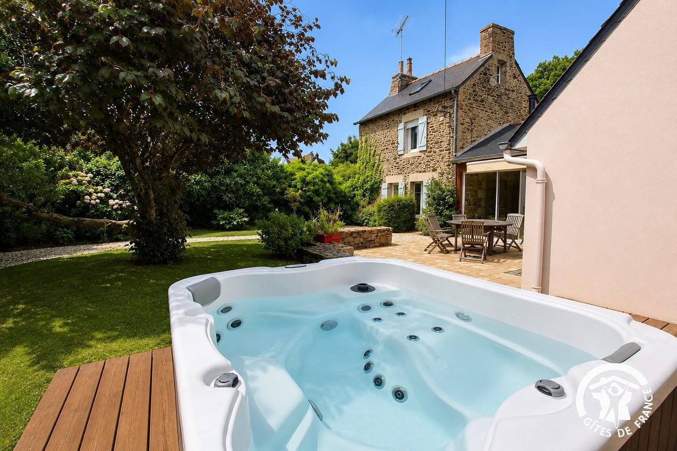 La syringa in Étables-sur-Mer, Côte de Goëlo