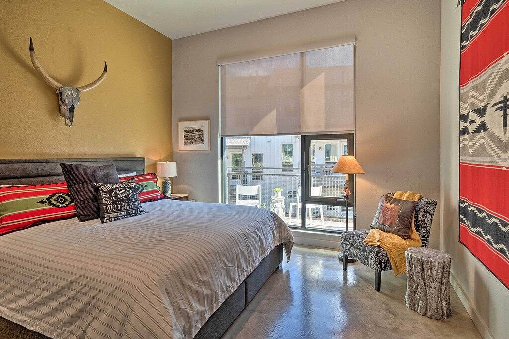 Ganze Wohnung, Urban Escape in Sola w/ Private Patio! in Austin, Travis County