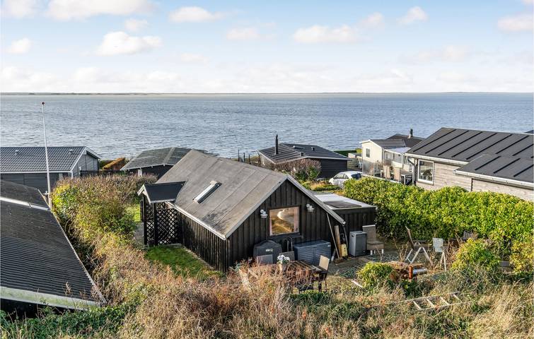 Ferieudlejning for 4 personer, med Terrasse og Have i Esbjerg