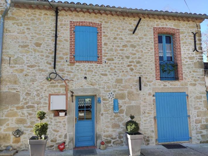 Location de vacances pour 5 personnes, avec jardin dans Peyregoux