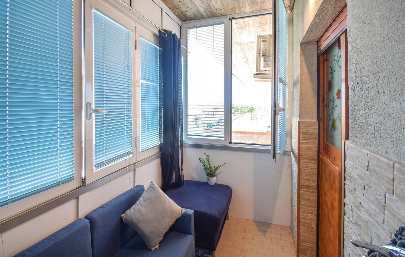 Ganze Ferienwohnung, Gemütliches Strandapartment mit AC und Küche, 2km zum Strand in Martinsicuro, Teramo Provinz