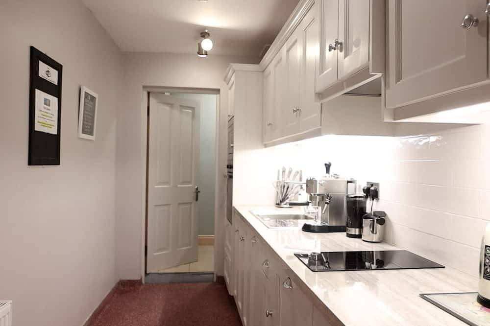 Entire apartment, Ryans Roundstone Retreats Quayside Luxury Apt in Roundstone, Connemara