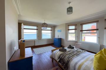 Holiday Rental for 12 People in Borth, Ceredigion, Photo 4