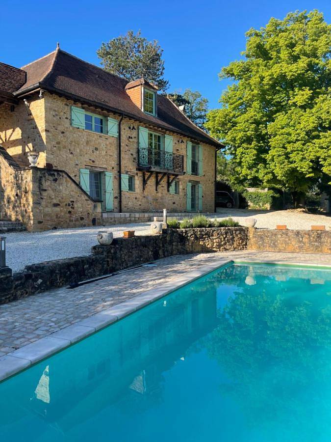 Location de vacances pour 8 personnes, avec jardin et sauna ainsi que jacuzzi et piscine à Saint-Chamassy