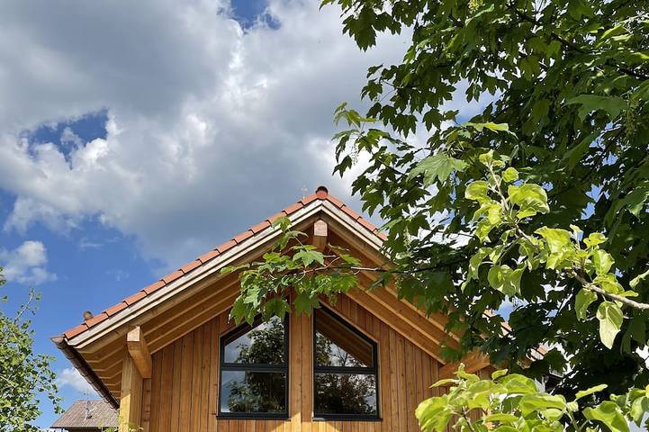 Blockhütte für 4 Personen, mit Terrasse und Garten