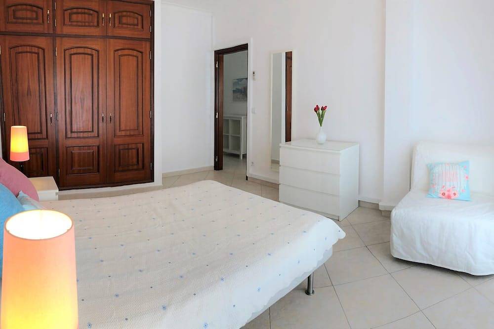 Ganze Wohnung, Apartment 250 Meter vom Strand von Altura mit Terrasse, Klimaanlage und Internet in Altura, Faro Distrikt