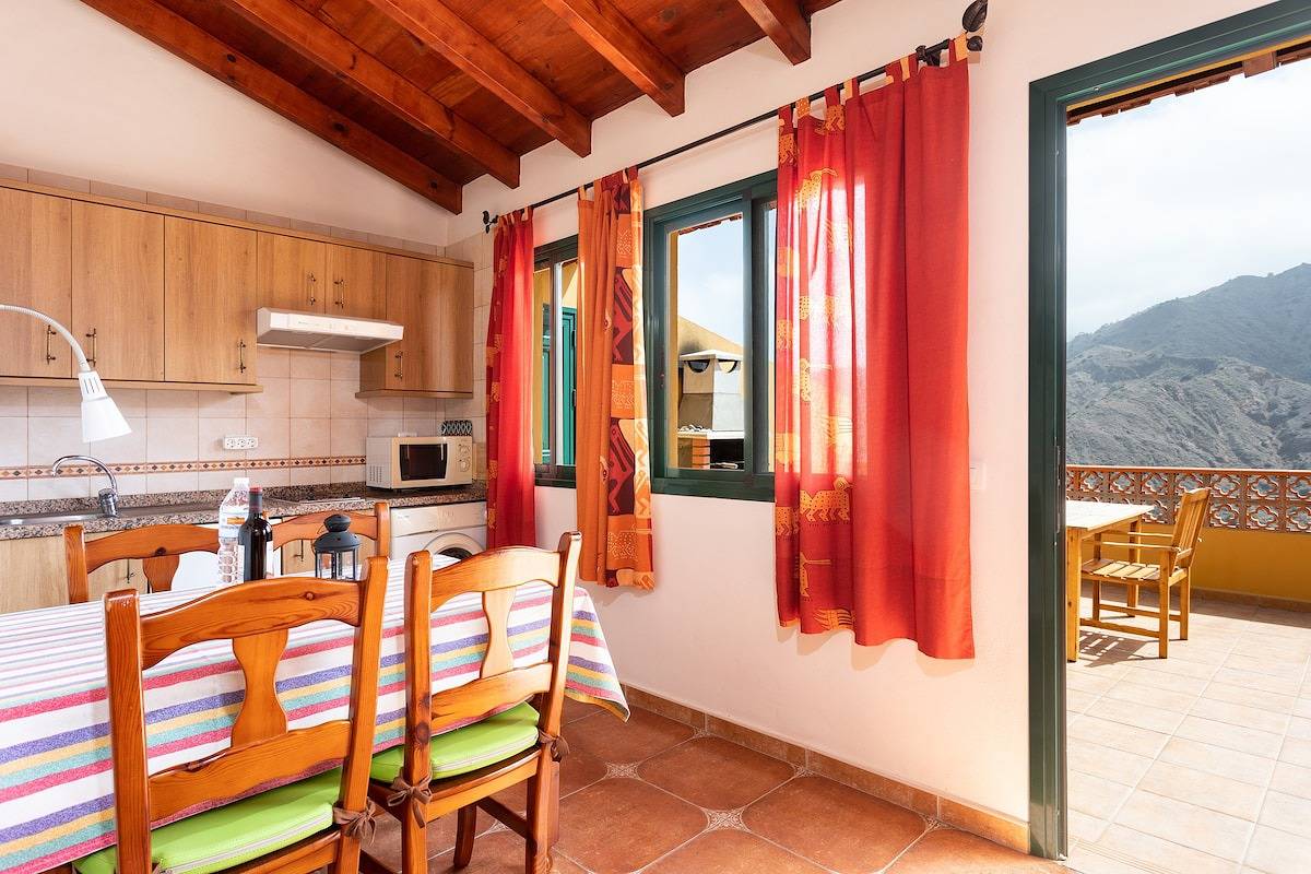 Appartement entier, Appartement de vacances pour 2 personnes avec terrasse in El Tabaibal, Hermigua