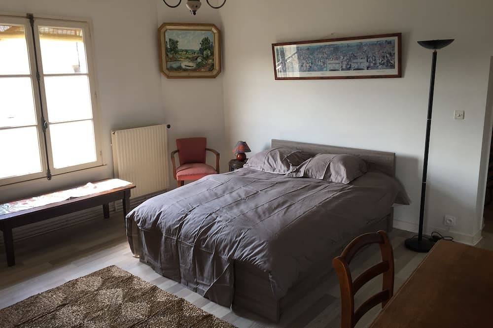 Ganze Wohnung, Möblierte 2-Zimmer-Wohnung in Chinon im Herzen der mittelalterlichen Stadt.
R + 2 in Chinon, Loire-Tal