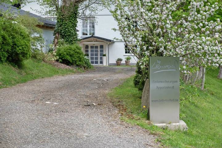 Gehele studio, Studio '3 Naturappartement' met uitzicht op het dal, gemeenschappelijke tuin, sauna en wifi in Furtwangen, Central Black Forest