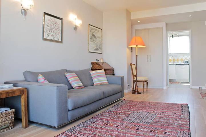 Vacation rental for 5 people, with balcony and yard in Marseille