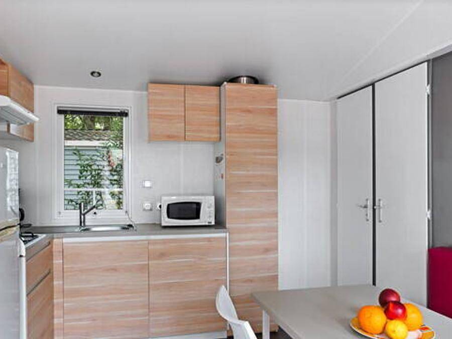 Camping Marvilla Parks La Pommeraie de l'Océan - Mobilhome 4 personnes - Mobil-home | Classic | 2 Ch. | 4 Pers. | Terrasse surélevée | Tv in Trégunc, Côte de Cornouaille