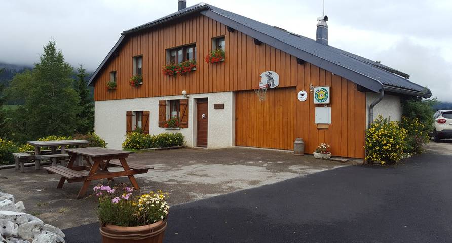 Gîte pour 6 personnes, avec terrasse ainsi que jardin et sauna, animaux acceptés