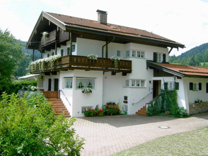 Ferienwohnung für 2 Personen, mit Seeblick und Garten sowie Balkon und Ausblick in Bad Wiessee - 4