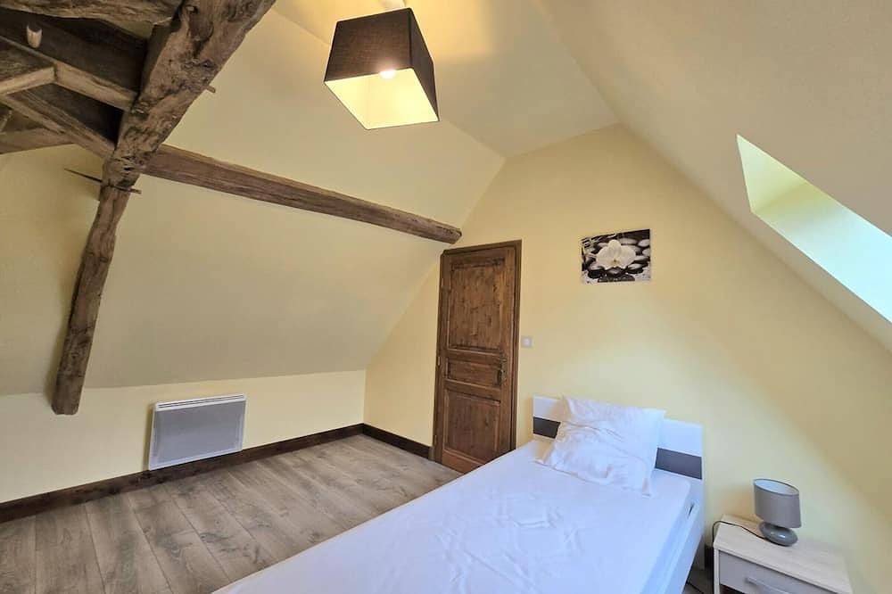Renovated house near Le Bugue, large garden, 3 bedrooms in Journiac, Périgord Blanc
