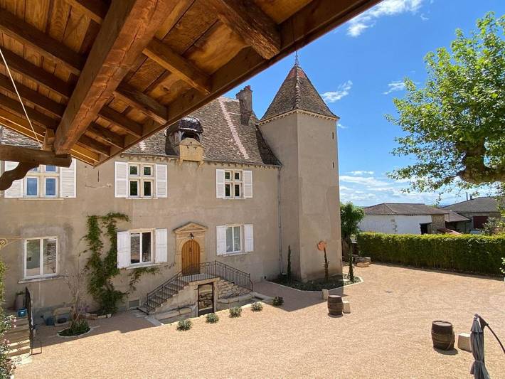 Gîte pour 8 personnes, avec piscine ainsi que jardin et vue à Sancé