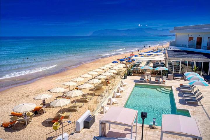 Appartamento per 2 persone, con piscina e giardino nonché panorama in Alcamo Marina