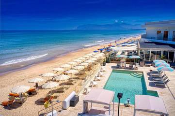 Hôtel pour 3 personnes, avec piscine et jardin à Alcamo Marina