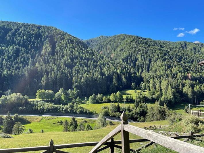Gîte pour 6 personnes, avec Terrasse ainsi que Jardin et Vue à Temù - 2