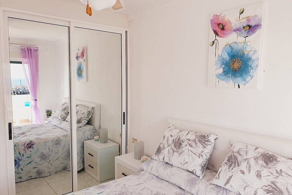 Ganze Wohnung, Two bedrooms Sea front apartment in Amarilla Golf in Las Adelfas, Amarilla Golf