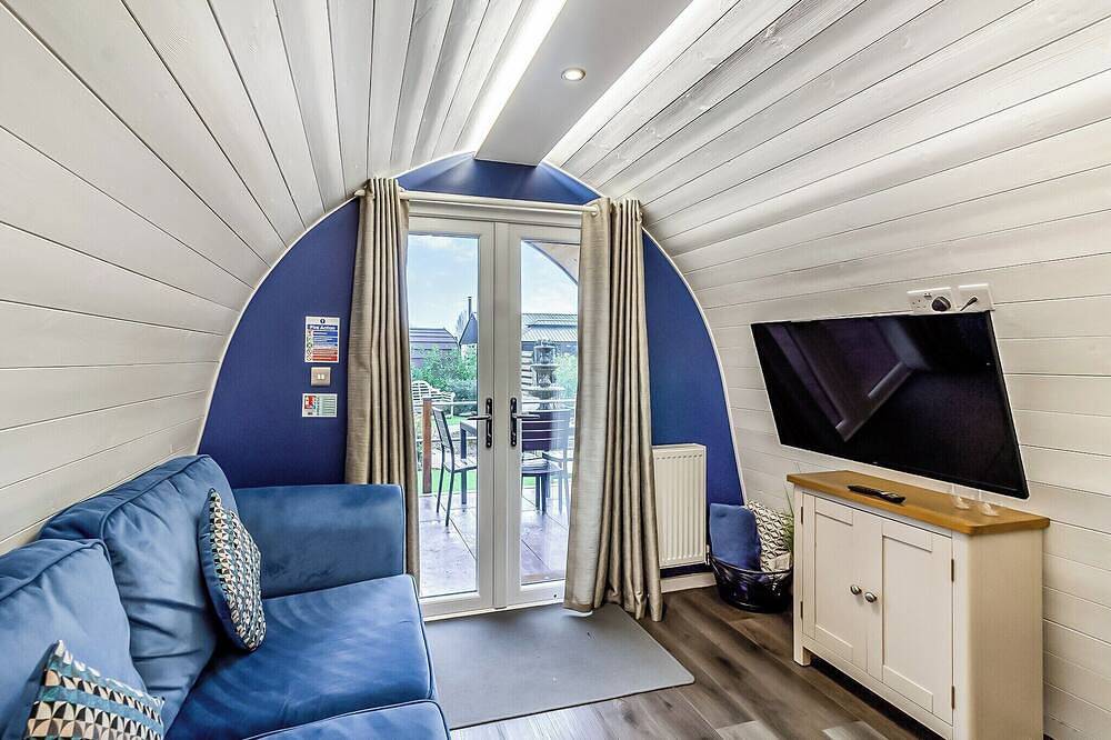 1 bedroom accommodation in Gunthorpe, near Nottingham in Gunthorpe (Nottinghamshire), Nottinghamshire