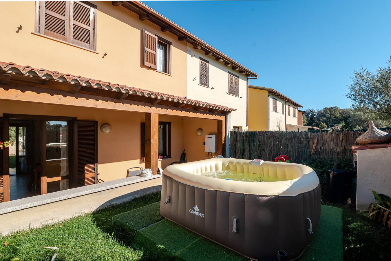 Ferienhaus 'Pasigà – Private Whirlpool nahe Olbia' mit Bergblick, Wlan und Klimaanlage in Telti, Olbia-Tempio