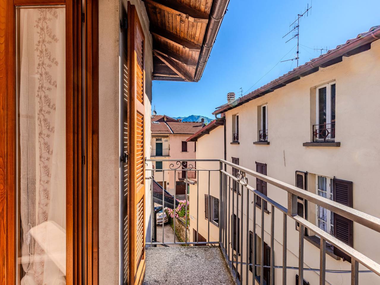 A Casa di Lale in Claino, Claino con Osteno