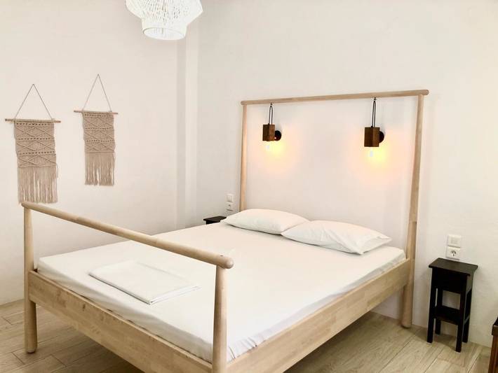 Gîte pour 3 personnes, avec Terrasse et Jardin dans Adamas - 3