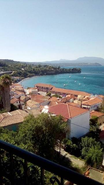 Gîte pour 4 personnes, avec vue et terrasse à Koróni